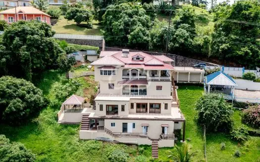 Luxury apartment in Queens Drive